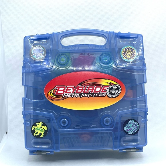 Beyblade Metal Masters Lot of 5 With Carrying Case and Accesories - Picture 2 of 9